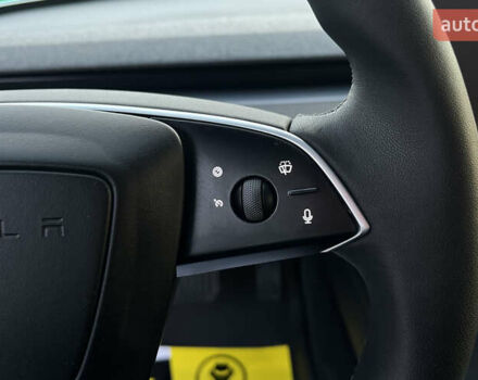 Белый Тесла Модель 3, объемом двигателя 0 л и пробегом 15 тыс. км за 32500 $, фото 12 на Automoto.ua