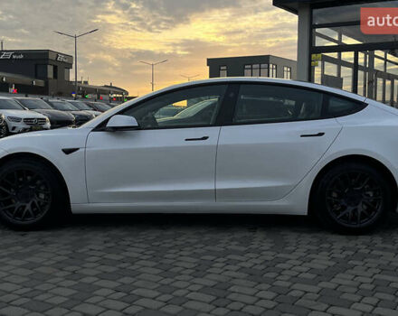 Белый Тесла Модель 3, объемом двигателя 0 л и пробегом 15 тыс. км за 32500 $, фото 3 на Automoto.ua