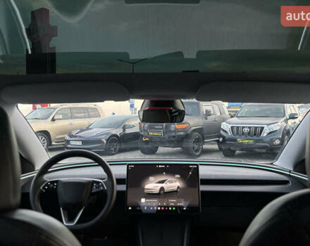 Белый Тесла Модель 3, объемом двигателя 0 л и пробегом 15 тыс. км за 32500 $, фото 17 на Automoto.ua