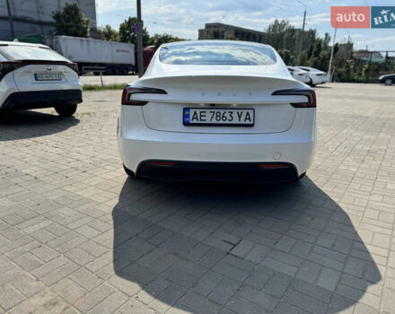 Білий Тесла Модель 3, об'ємом двигуна 0 л та пробігом 17 тис. км за 31999 $, фото 9 на Automoto.ua