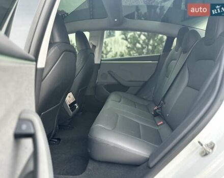 Білий Тесла Модель 3, об'ємом двигуна 0 л та пробігом 7 тис. км за 26300 $, фото 18 на Automoto.ua