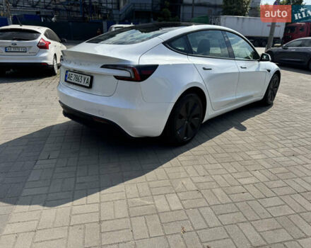 Білий Тесла Модель 3, об'ємом двигуна 0 л та пробігом 17 тис. км за 31999 $, фото 12 на Automoto.ua