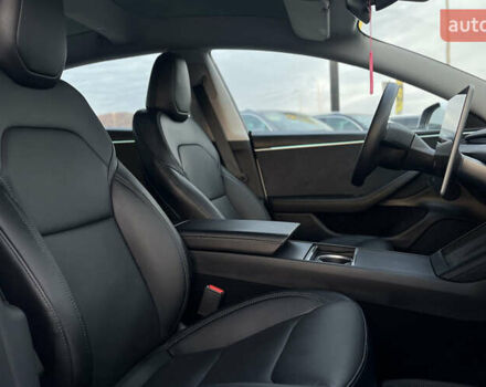 Белый Тесла Модель 3, объемом двигателя 0 л и пробегом 15 тыс. км за 32500 $, фото 18 на Automoto.ua