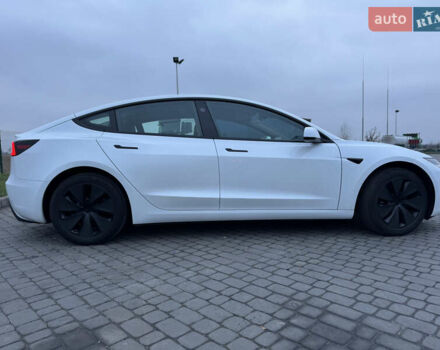 Белый Тесла Модель 3, объемом двигателя 0 л и пробегом 2 тыс. км за 32700 $, фото 2 на Automoto.ua