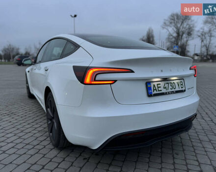Белый Тесла Модель 3, объемом двигателя 0 л и пробегом 2 тыс. км за 32700 $, фото 7 на Automoto.ua