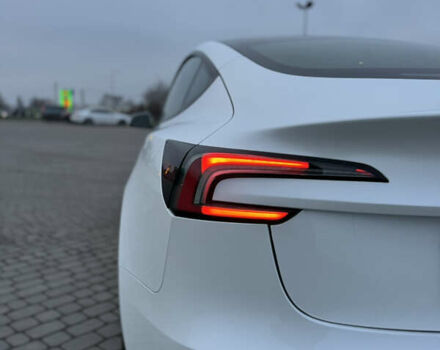 Белый Тесла Модель 3, объемом двигателя 0 л и пробегом 2 тыс. км за 32700 $, фото 6 на Automoto.ua