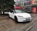 Белый Тесла Модель 3, объемом двигателя 0 л и пробегом 5 тыс. км за 30000 $, фото 1 на Automoto.ua