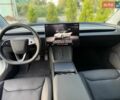 Білий Тесла Модель 3, об'ємом двигуна 0 л та пробігом 24 тис. км за 31999 $, фото 44 на Automoto.ua