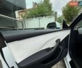 Белый Тесла Модель 3, объемом двигателя 0 л и пробегом 13 тыс. км за 28999 $, фото 11 на Automoto.ua