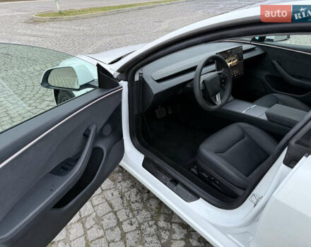 Білий Тесла Модель 3, об'ємом двигуна 0 л та пробігом 3 тис. км за 29900 $, фото 10 на Automoto.ua