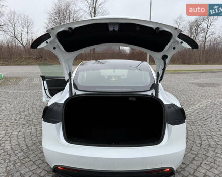 Білий Тесла Модель 3, об'ємом двигуна 0 л та пробігом 3 тис. км за 29900 $, фото 19 на Automoto.ua