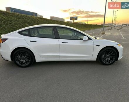 Белый Тесла Модель 3, объемом двигателя 0 л и пробегом 32 тыс. км за 27800 $, фото 7 на Automoto.ua