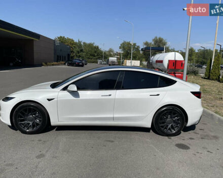 Белый Тесла Модель 3, объемом двигателя 0 л и пробегом 12 тыс. км за 27500 $, фото 2 на Automoto.ua