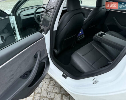 Білий Тесла Модель 3, об'ємом двигуна 0 л та пробігом 3 тис. км за 29900 $, фото 12 на Automoto.ua