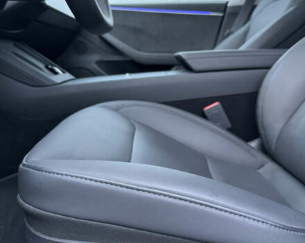 Белый Тесла Модель 3, объемом двигателя 0 л и пробегом 2 тыс. км за 32700 $, фото 23 на Automoto.ua