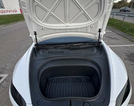 Белый Тесла Модель 3, объемом двигателя 0 л и пробегом 12 тыс. км за 27000 $, фото 17 на Automoto.ua