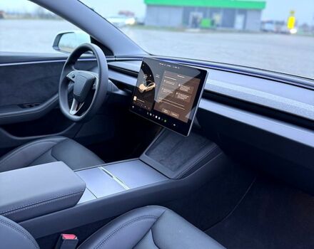 Белый Тесла Модель 3, объемом двигателя 0.33 л и пробегом 2 тыс. км за 32700 $, фото 9 на Automoto.ua