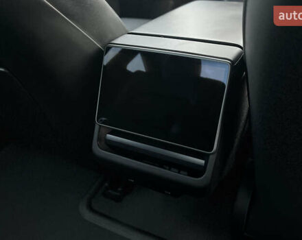 Белый Тесла Модель 3, объемом двигателя 0 л и пробегом 15 тыс. км за 32500 $, фото 27 на Automoto.ua