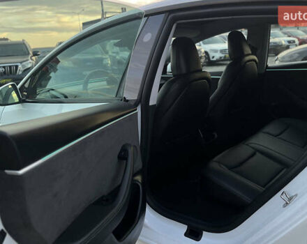 Белый Тесла Модель 3, объемом двигателя 0 л и пробегом 15 тыс. км за 32500 $, фото 24 на Automoto.ua