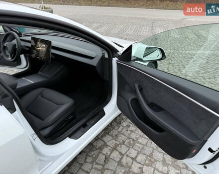 Білий Тесла Модель 3, об'ємом двигуна 0 л та пробігом 3 тис. км за 29900 $, фото 17 на Automoto.ua