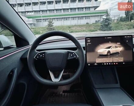 Белый Тесла Модель 3, объемом двигателя 0 л и пробегом 14 тыс. км за 27500 $, фото 5 на Automoto.ua