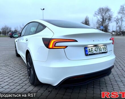 Белый Тесла Модель 3, объемом двигателя 0.33 л и пробегом 2 тыс. км за 32700 $, фото 5 на Automoto.ua