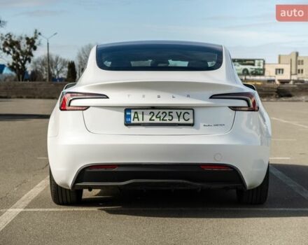 Білий Тесла Модель 3, об'ємом двигуна 0 л та пробігом 27 тис. км за 34000 $, фото 4 на Automoto.ua