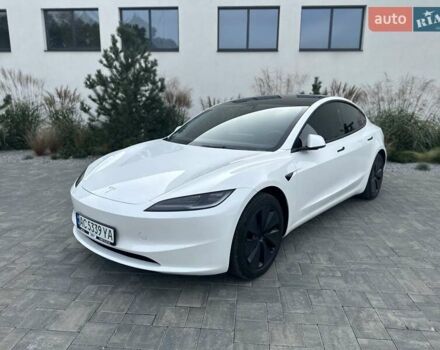 Білий Тесла Модель 3, об'ємом двигуна 0 л та пробігом 7 тис. км за 26300 $, фото 1 на Automoto.ua