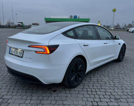 Белый Тесла Модель 3, объемом двигателя 0 л и пробегом 2 тыс. км за 32700 $, фото 3 на Automoto.ua