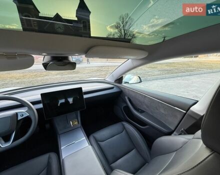 Белый Тесла Модель 3, объемом двигателя 0 л и пробегом 44 тыс. км за 34990 $, фото 42 на Automoto.ua