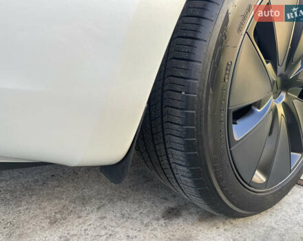 Білий Тесла Модель 3, об'ємом двигуна 0 л та пробігом 45 тис. км за 24000 $, фото 19 на Automoto.ua