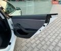 Белый Тесла Модель 3, объемом двигателя 0 л и пробегом 39 тыс. км за 23500 $, фото 44 на Automoto.ua