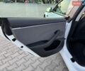 Белый Тесла Модель 3, объемом двигателя 0 л и пробегом 39 тыс. км за 23500 $, фото 42 на Automoto.ua
