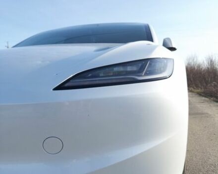 Белый Тесла Модель 3, объемом двигателя 0 л и пробегом 39 тыс. км за 35999 $, фото 3 на Automoto.ua