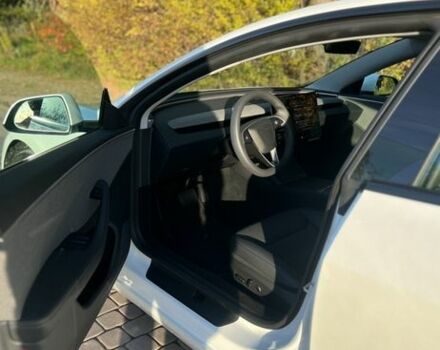 Белый Тесла Модель 3, объемом двигателя 0 л и пробегом 6 тыс. км за 25900 $, фото 6 на Automoto.ua