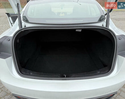 Білий Тесла Модель 3, об'ємом двигуна 0 л та пробігом 3 тис. км за 29900 $, фото 20 на Automoto.ua