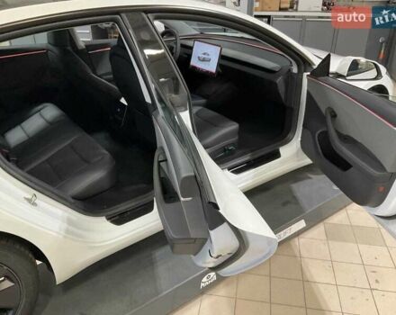 Тесла Модель 3 2024 у Києві на Automoto.ua Білий Тесла Модель 3, об'ємом двигуна 0 л та пробігом 14 тис. км за 28500 $, фото 17 на Automoto.ua