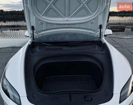 Белый Тесла Модель 3, объемом двигателя 0 л и пробегом 14 тыс. км за 27500 $, фото 29 на Automoto.ua