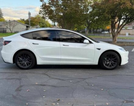 Белый Тесла Модель 3, объемом двигателя 0 л и пробегом 18 тыс. км за 8200 $, фото 3 на Automoto.ua