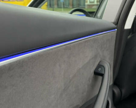 Белый Тесла Модель 3, объемом двигателя 0 л и пробегом 172 тыс. км за 38500 $, фото 10 на Automoto.ua