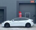 Білий Тесла Модель 3, об'ємом двигуна 0 л та пробігом 4 тис. км за 33999 $, фото 3 на Automoto.ua