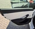 Білий Тесла Модель 3, об'ємом двигуна 0 л та пробігом 10 тис. км за 30000 $, фото 23 на Automoto.ua