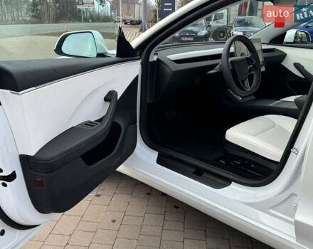 Білий Тесла Модель 3, об'ємом двигуна 0 л та пробігом 3 тис. км за 29000 $, фото 13 на Automoto.ua