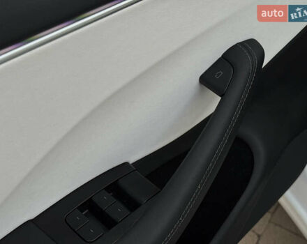 Білий Тесла Модель 3, об'ємом двигуна 0 л та пробігом 3 тис. км за 29000 $, фото 8 на Automoto.ua