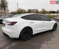 Белый Тесла Модель 3, объемом двигателя 0 л и пробегом 77 тыс. км за 31000 $, фото 29 на Automoto.ua