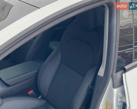 Білий Тесла Модель 3, об'ємом двигуна 0 л та пробігом 4 тис. км за 33999 $, фото 11 на Automoto.ua