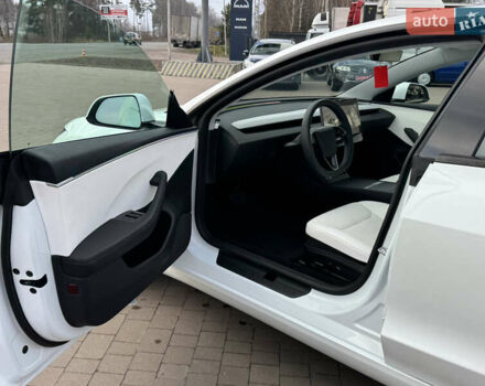 Білий Тесла Модель 3, об'ємом двигуна 0 л та пробігом 3 тис. км за 29000 $, фото 14 на Automoto.ua