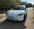Білий Тесла Модель 3, об'ємом двигуна 0 л та пробігом 77 тис. км за 30000 $, фото 1 на Automoto.ua