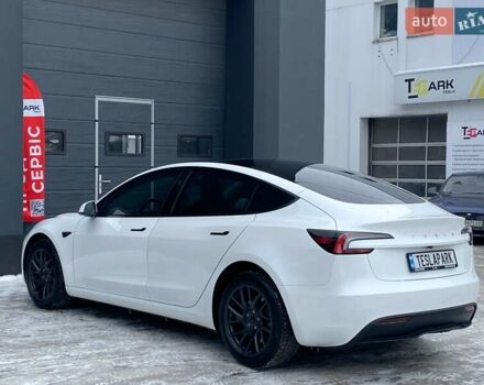 Білий Тесла Модель 3, об'ємом двигуна 0 л та пробігом 4 тис. км за 33999 $, фото 5 на Automoto.ua