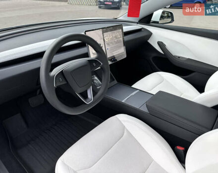 Білий Тесла Модель 3, об'ємом двигуна 0 л та пробігом 3 тис. км за 29000 $, фото 11 на Automoto.ua